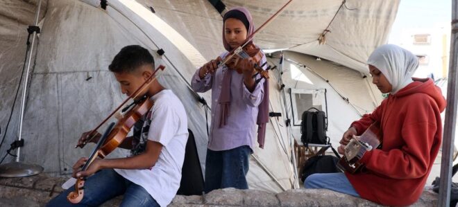 Canciones de esperanza surgen de las ruinas de Gaza
