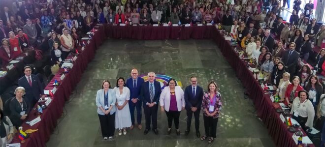 El envejecimiento de la población abre el camino al cuidado como derecho, pero ha de repartirse entre hombres y mujeres