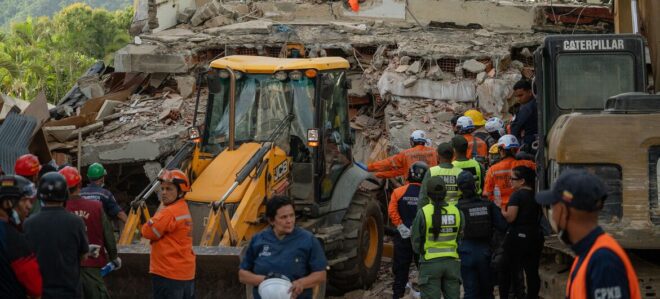 Rescatistas de 27 países se suman a la búsqueda bajo los escombros en Venezuela dado a los terremotos