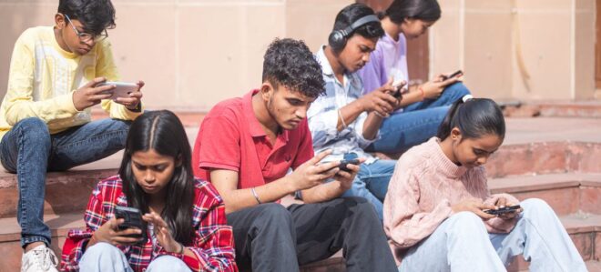 Millones de niños están creciendo con la inteligencia artificial antes de que existan reglas para protegerlos