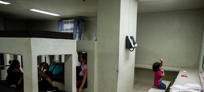 Política de Estados Unidos de enviar migrantes a terceros países los expone a tortura y graves abusos
